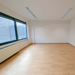 6 Büros plus Küche mit Parkplätzen zur Einzel- oder Gesamtvermietung in Königswinter-Oberdollendorf