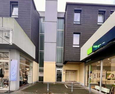 2-Zimmer-Stadtwohnung mit Einbauküche, Balkon, Aufzug und Tiefgaragenstellplatz