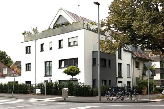 **** Großzügiges Wohnen in Lindenthal ****