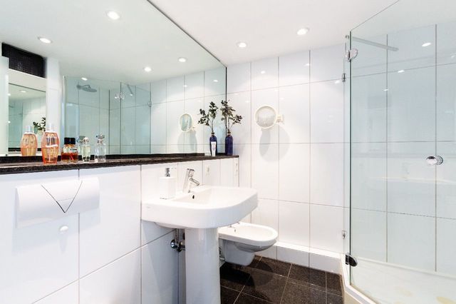 modernes Duschbad