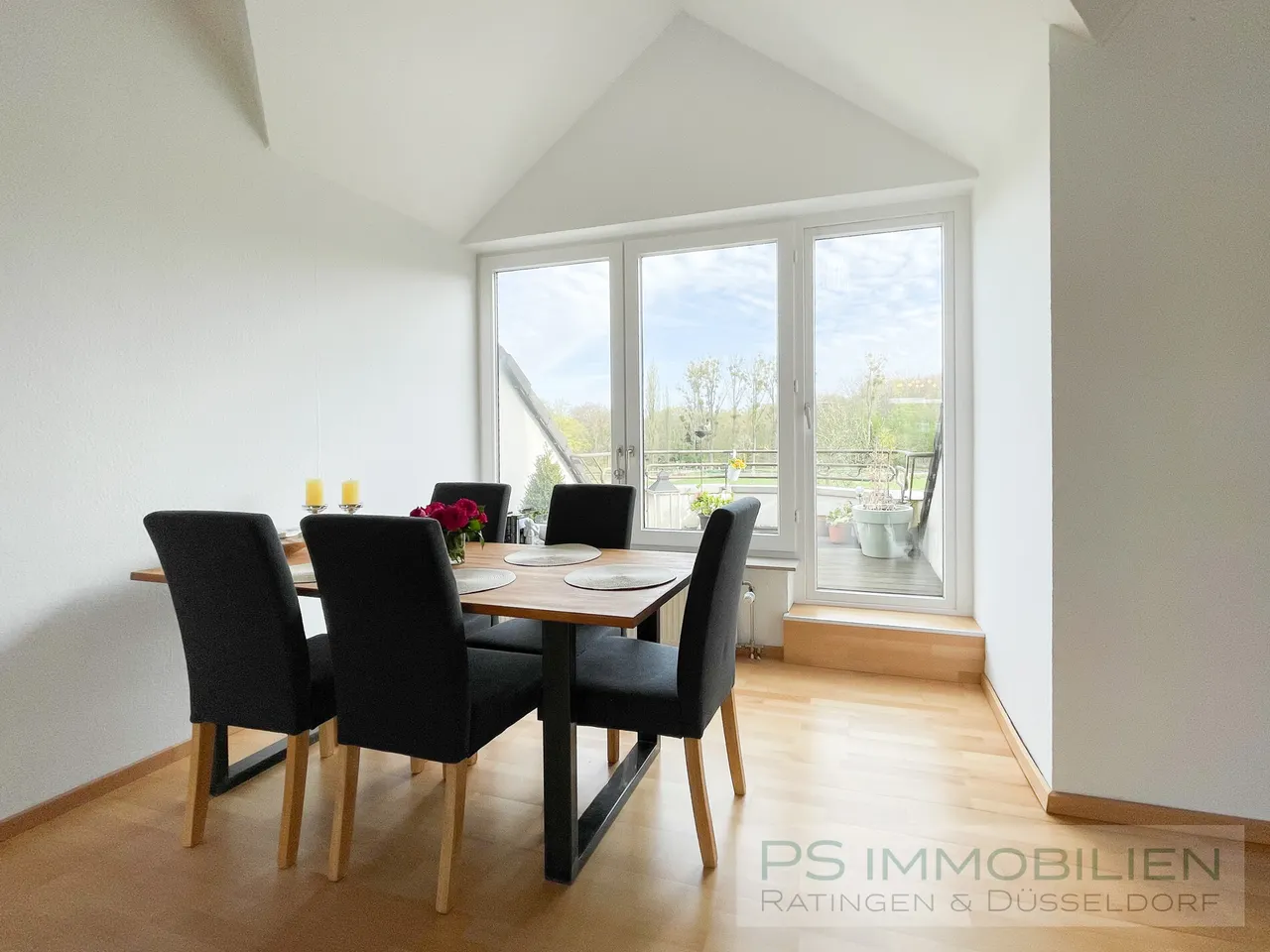 Lichtdurchflutete 3,5 Zi Maisonette-Wohnung mit 2 großen Balkonen direkt am Poensgen-Park - Photo 5