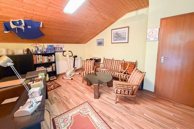Büro (DG) 
