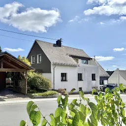 Traumhafter Ausblick, stadtnahe Lage: Einfamilienhaus für Paare & Kleinfamilien!