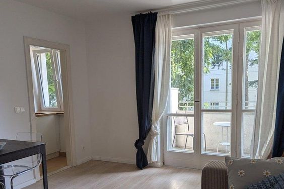 Helle, voll ausgestattete 2-Zimmer-Wohnung