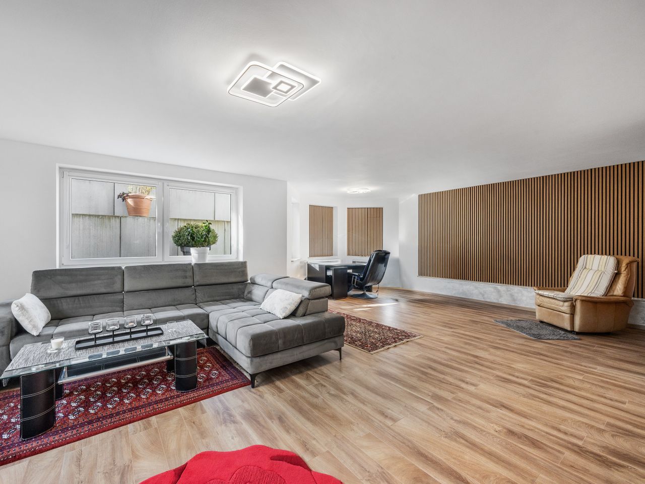 Wohnzimmer im Untergeschoss