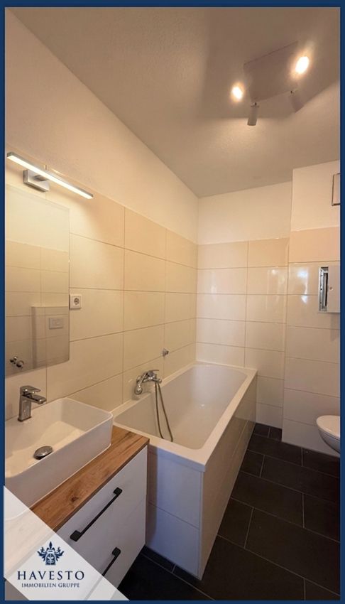 Moderne 2-Zimmer-Wohnung frisch Renoviert mit neuer Einbauküche und Balkon - Photo 3