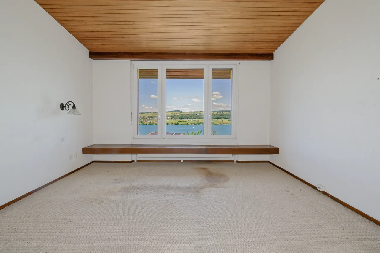 Zimmer im Erdgeschoss mit Seeblick