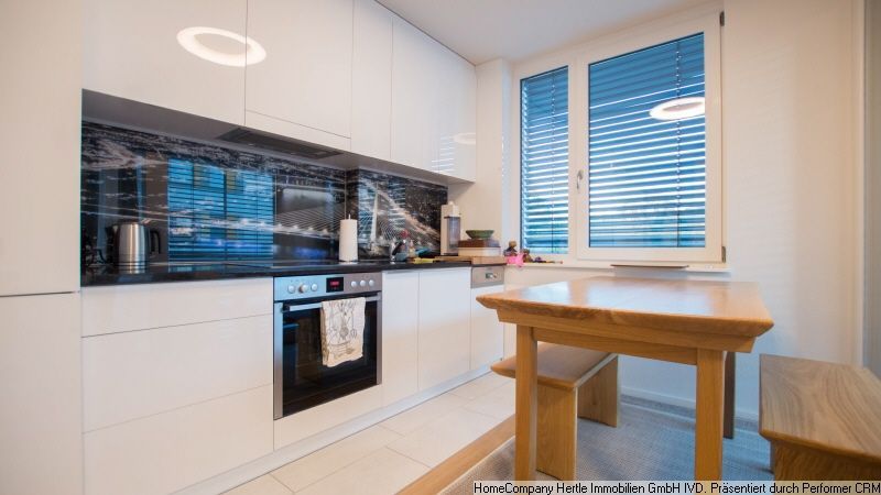 K&uuml;che mit Essbereich