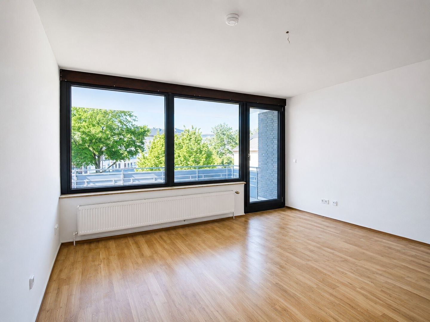 MODERNE 3-ZIMMERWOHNUNG MIT BALKON IN DER KREFELDER INNENSTADT ZU MIETEN - Photo 1