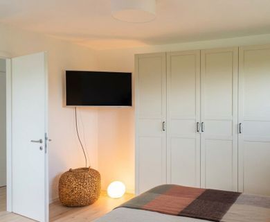 Wohnen auf hohem Niveau: Lichtdurchflutete 3-Zimmer-Wohnung im 1. Obergeschoss - Foto 4