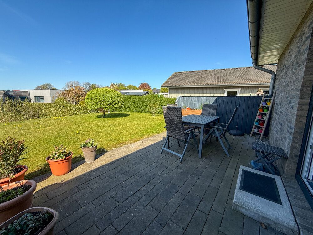 Terrasse und Garten