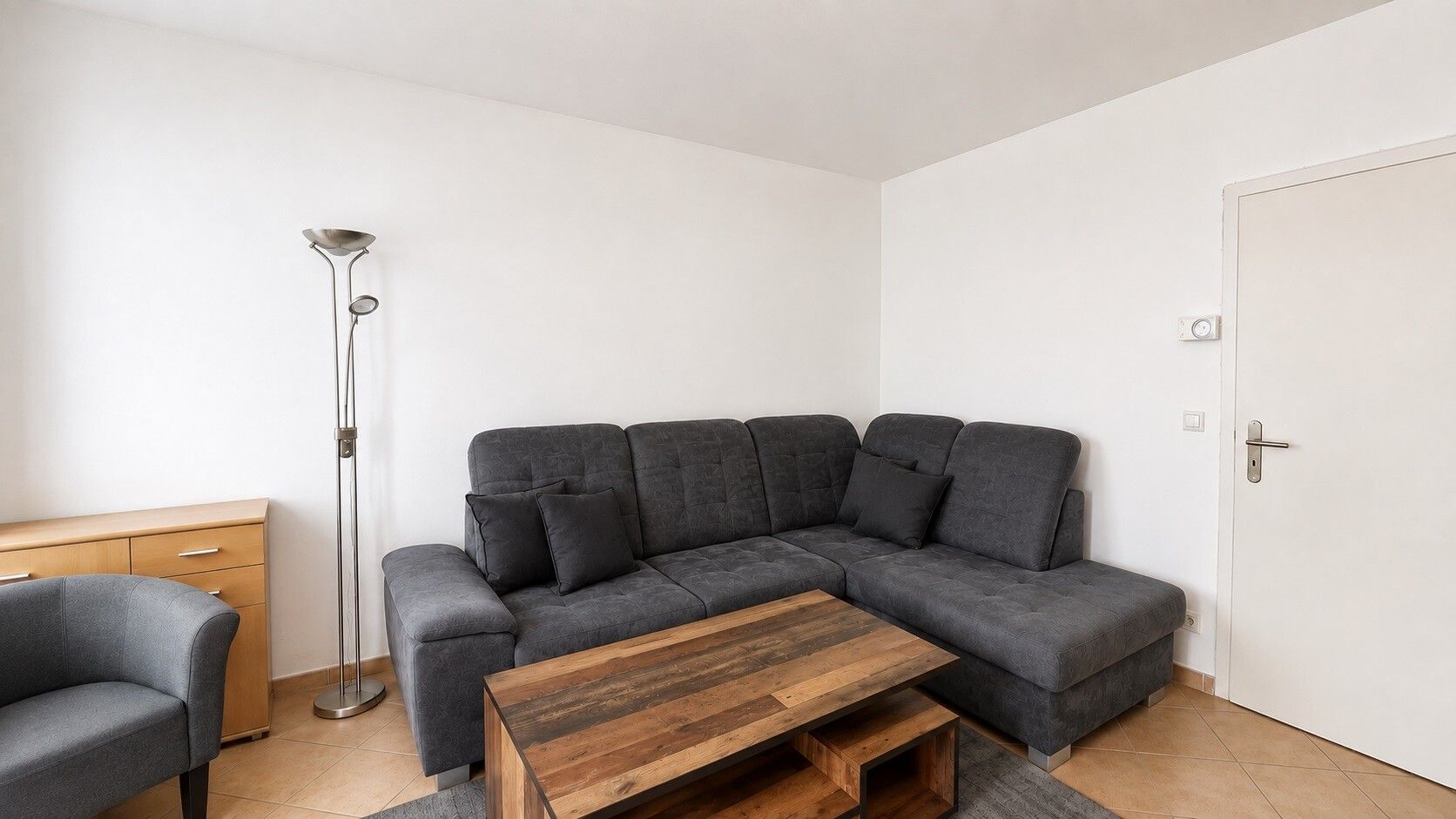 GEPFLEGTE 2- ZIMMER WOHNUNG IN GEFRAGTER KREFELDER LAGE ZU MIETEN!! - Photo 1