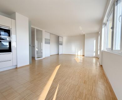 HOCHWERTIGE 4-ZIMMERWOHNUNG MIT BALKON ZU MIETEN! - Foto 1