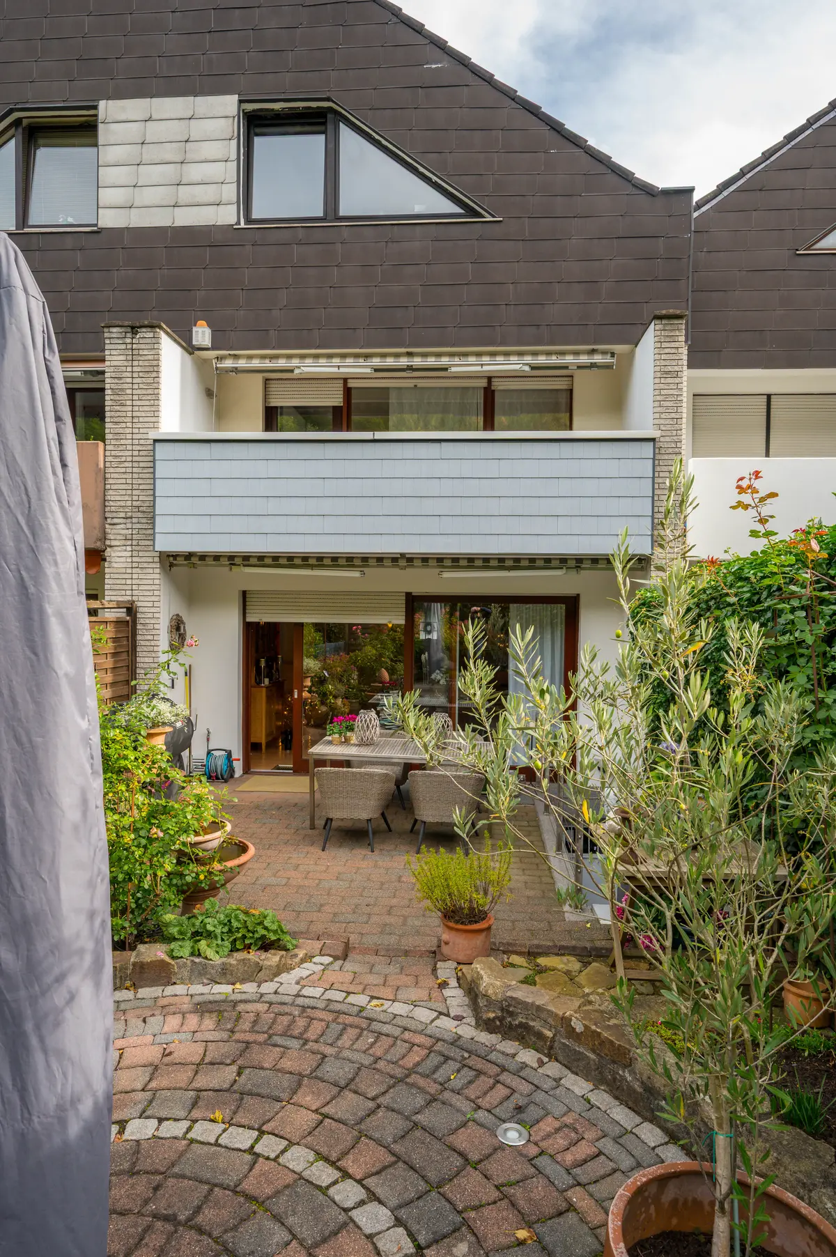 Hinteransicht/Loggia