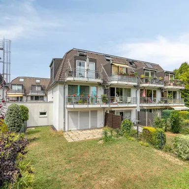Helle und moderne 2-Zimmer-Gartenwohnung mit Stellplatz in Ratingen-Mitte