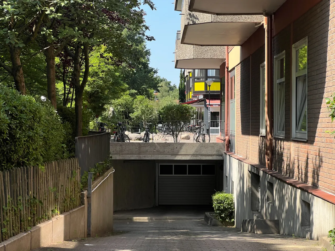 Einfahrt zur Tiefgarage