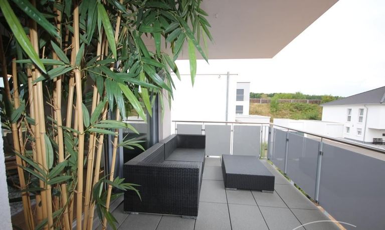 Gros&szlig;z&uuml;gige Balkon