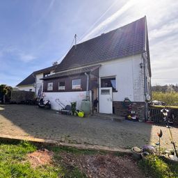 Vermietetes Einfamilienhaus am Ortsrand von Windeck mit Garten und Perspektive zur Wertsteigerung!