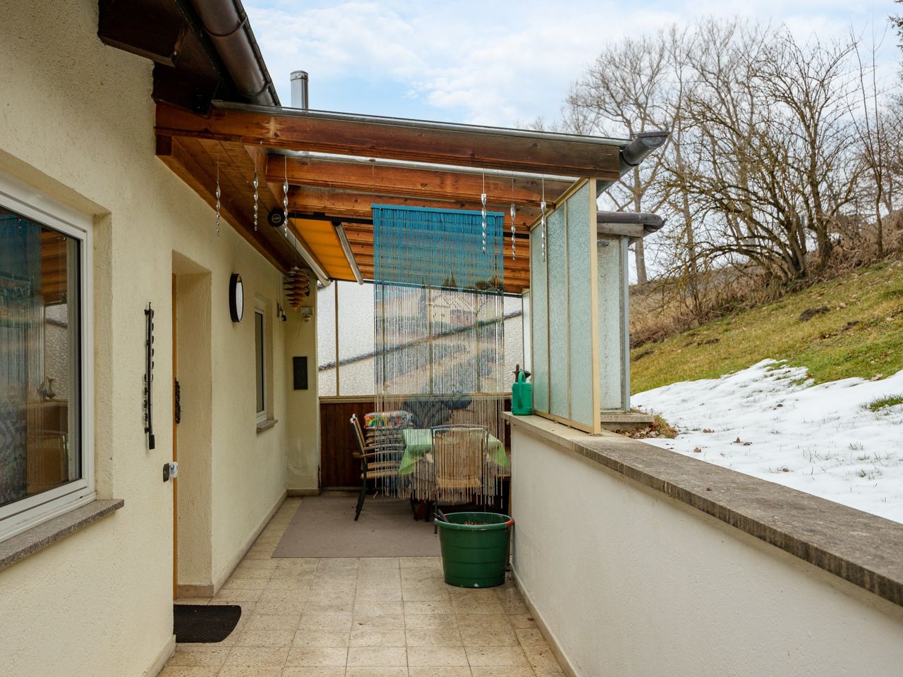 Eingangsbereich mit Terrasse