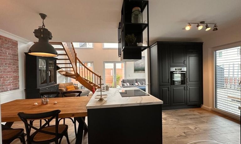 wohn-Essbereich mit offene K&uuml;che