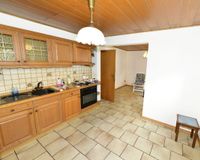 Küche mit Essplatz im Erdgeschoss