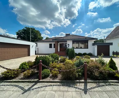 Ein Zuhause mit Charakter  Freistehender Bungalow auf großzügigem Grundstück in MG-Hardt