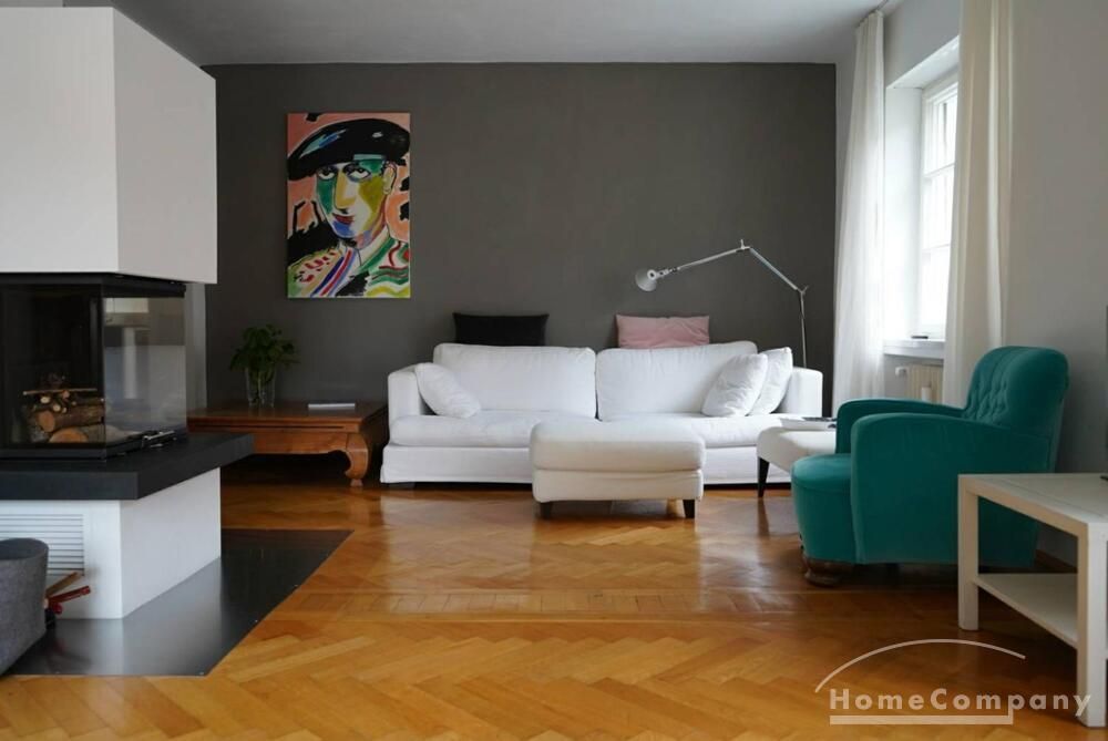 Wohnzimmer mit Kamin