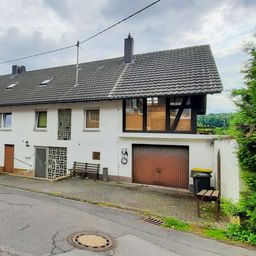 Kapitalanleger aufgepasst! Vermietetes 5-Parteienhaus in ruhiger Lage von Nümbrecht!