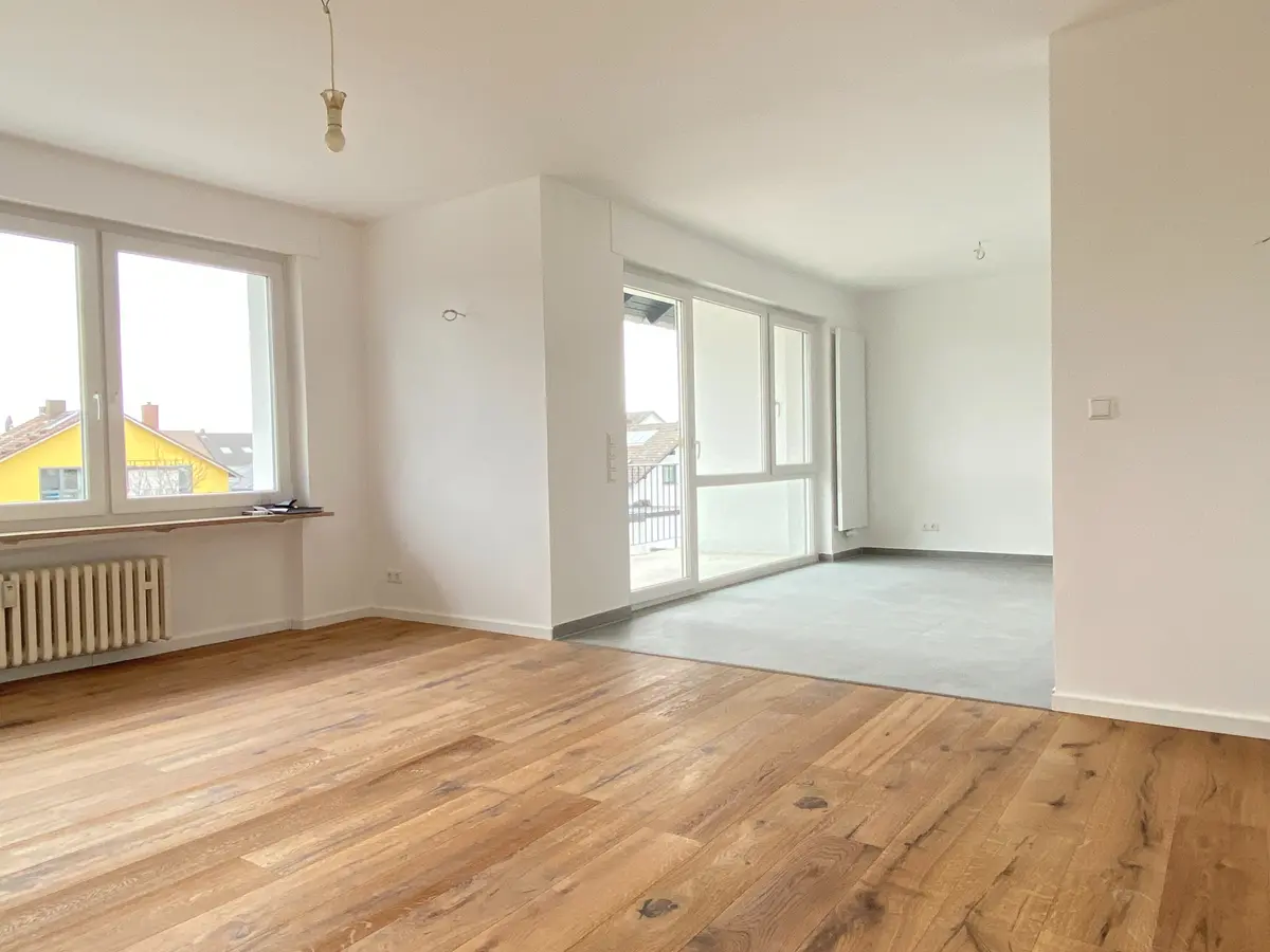 Wohnbereich mit Blick auf die Loggia