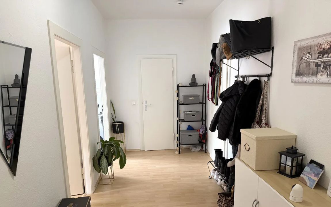 Düsseldorf-Rath! Gepflegte 2-Zimmer-Wohnung mit Balkon und Wohnküche!