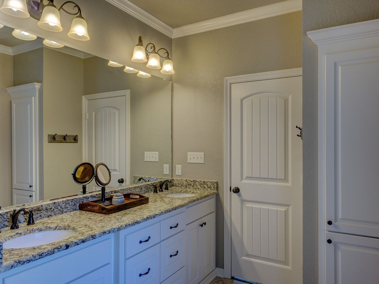 bathroom-1940171_1920