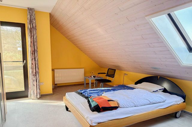 DG Schlafzimmer mit Balkon