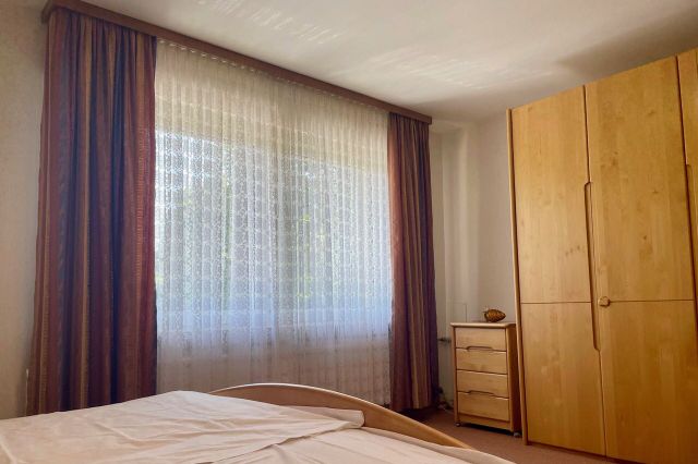 geräumiges Schlafzimmer (EG)