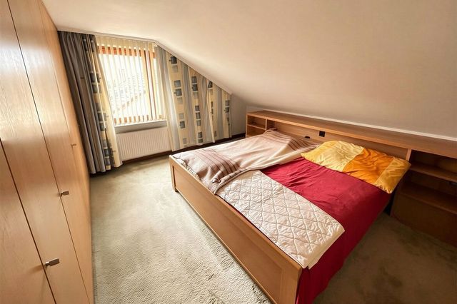  DG Hauptwohnung Schlafzimmer - (KI generiert)