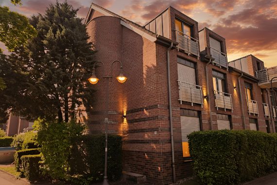 MODERNE, BEZUGSFREIE 3 ZIM.-ETW IM HERZEN VON KAARST MIT TIEFGARAGENSTELLPLATZ