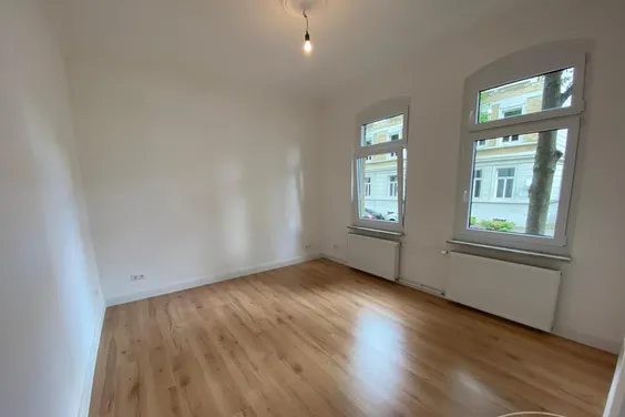 4 Zi.Whg., unmöbliert, im östlichen Ringgebiet. Kleiner Gartenanteil zur alleinigen Nutzung. PKW -Stellplatz.