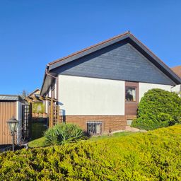 Charmantes Zuhause mit Garten, Terrasse und Garage – ideal für Paare, die kleine Familie und Pendler!