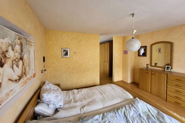 Zimmer 2 OG