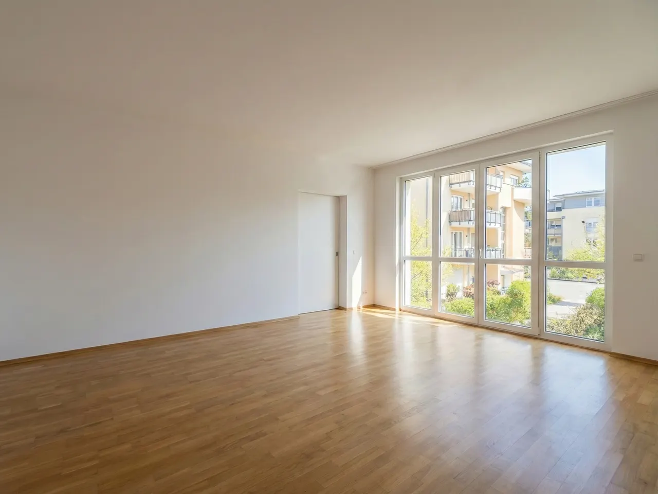 Wohnzimmer unmöbliert