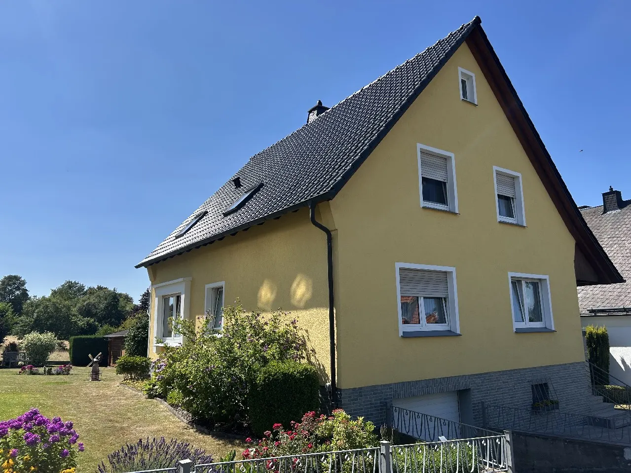 Straßenansicht