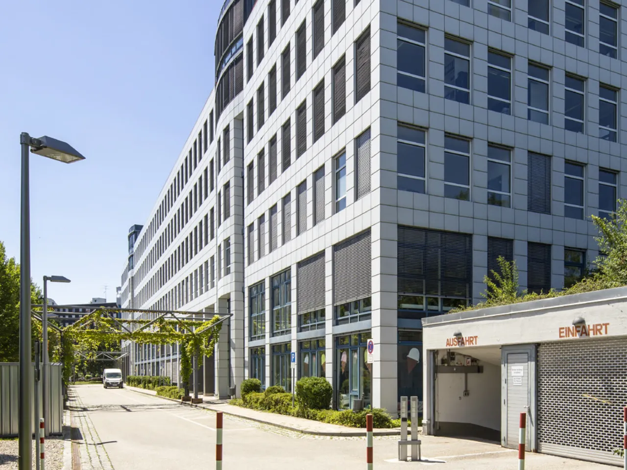 Tiefgarageneinfahrt