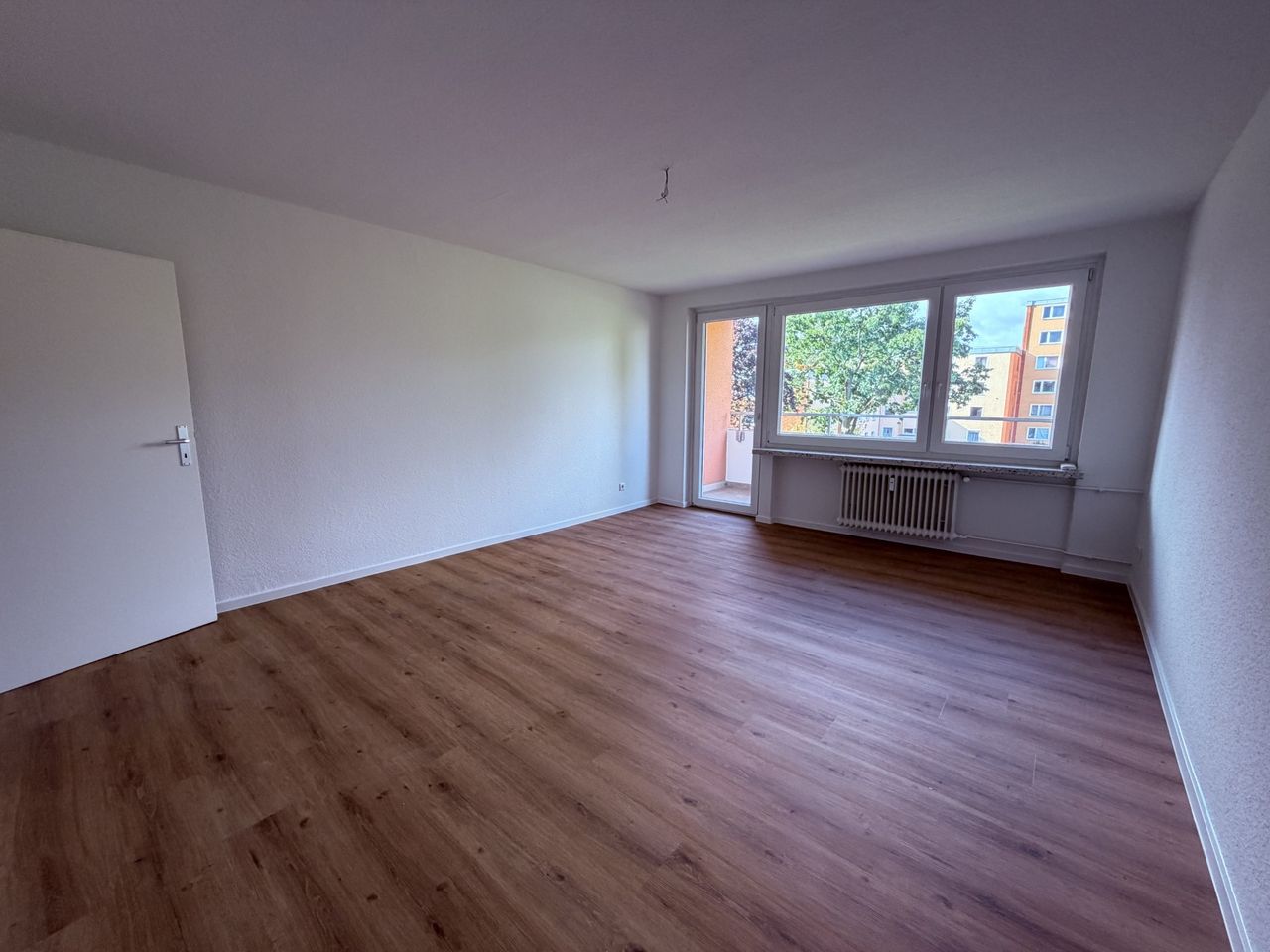 Frisch saniert & bezugsfertig: 2-Zimmer-Wohnung mit Balkon - Foto 3