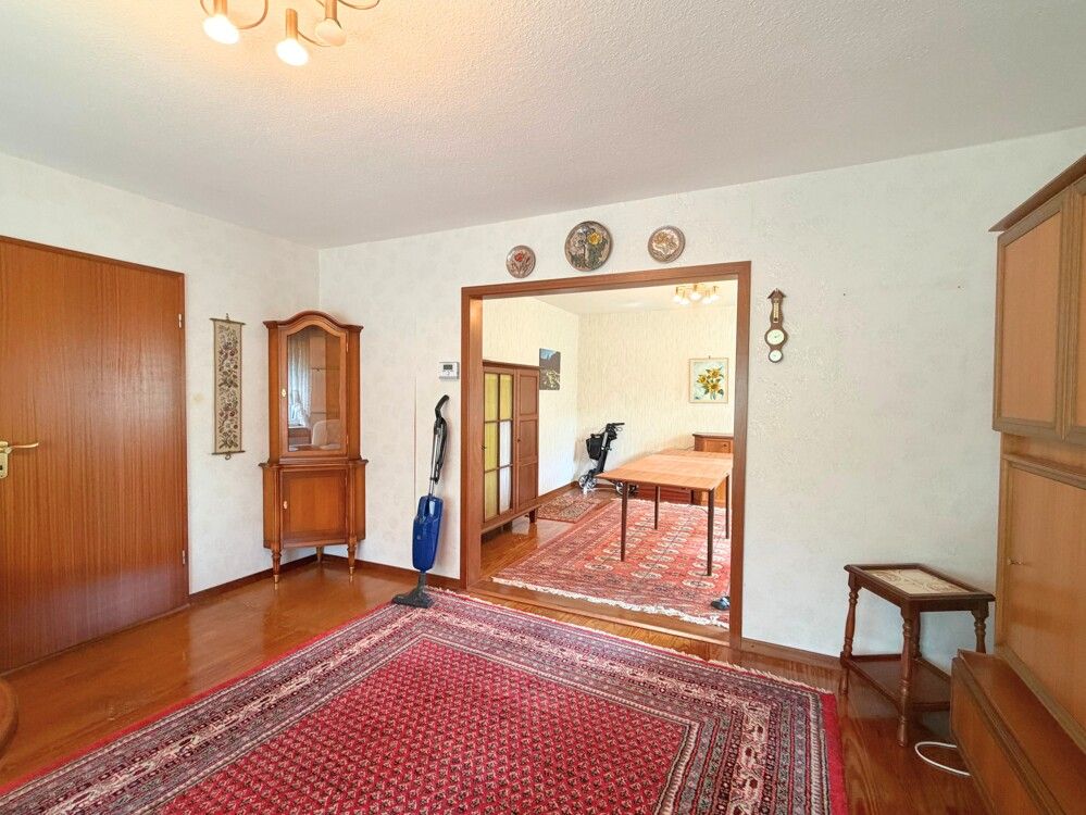 .Wohnzimmer mit Blick in das Esszimmer