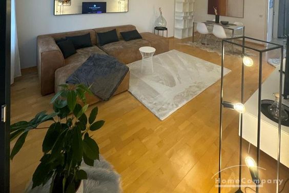 ***Modern möblierte 2-Zimmer-Wohnung mit Balkon in Bogenhausen