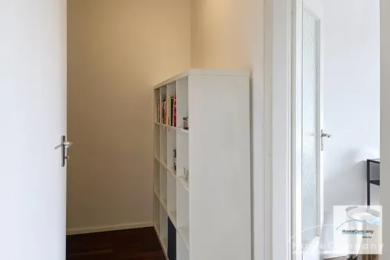 Ankommen und wohlfühlen! Sehr helle, voll möblierte 2-Zimmer-Wohnung mit Balkon