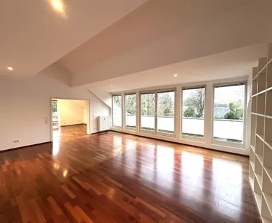 Düsseldorf-Stockum: Großzügige 3-Zimmer-Wohnung mit Balkon und Einbauküche!