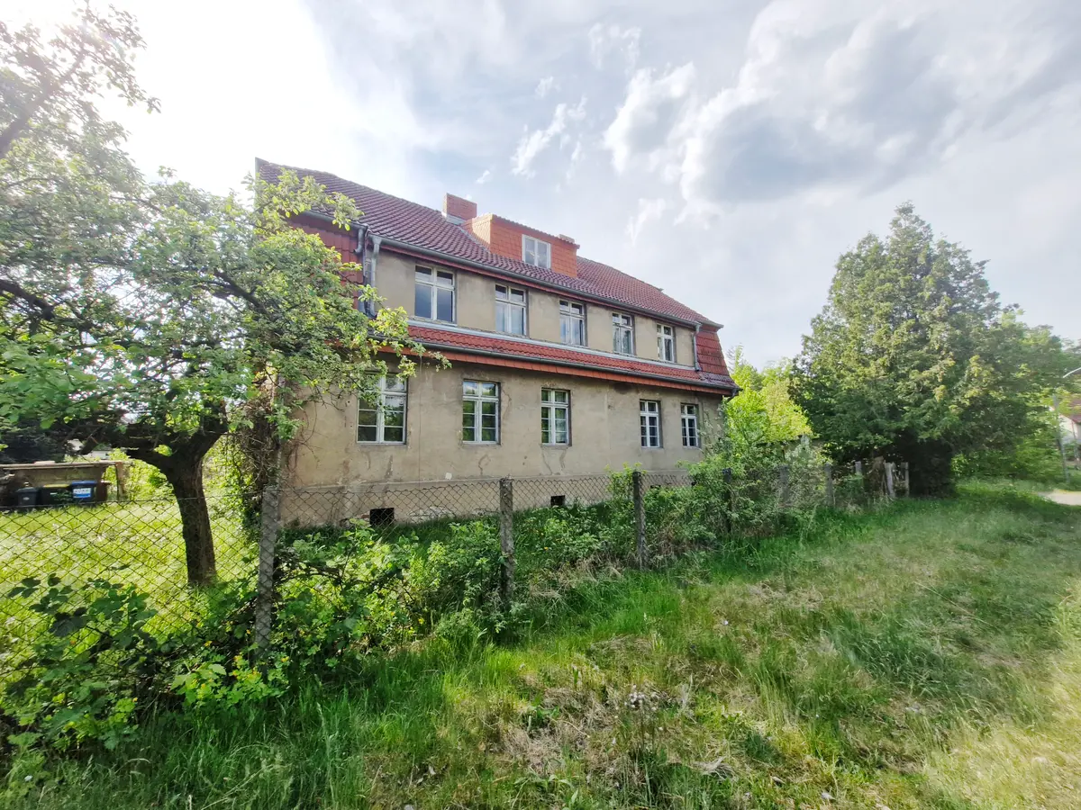Hausansicht von der Frankenstraße Frühling