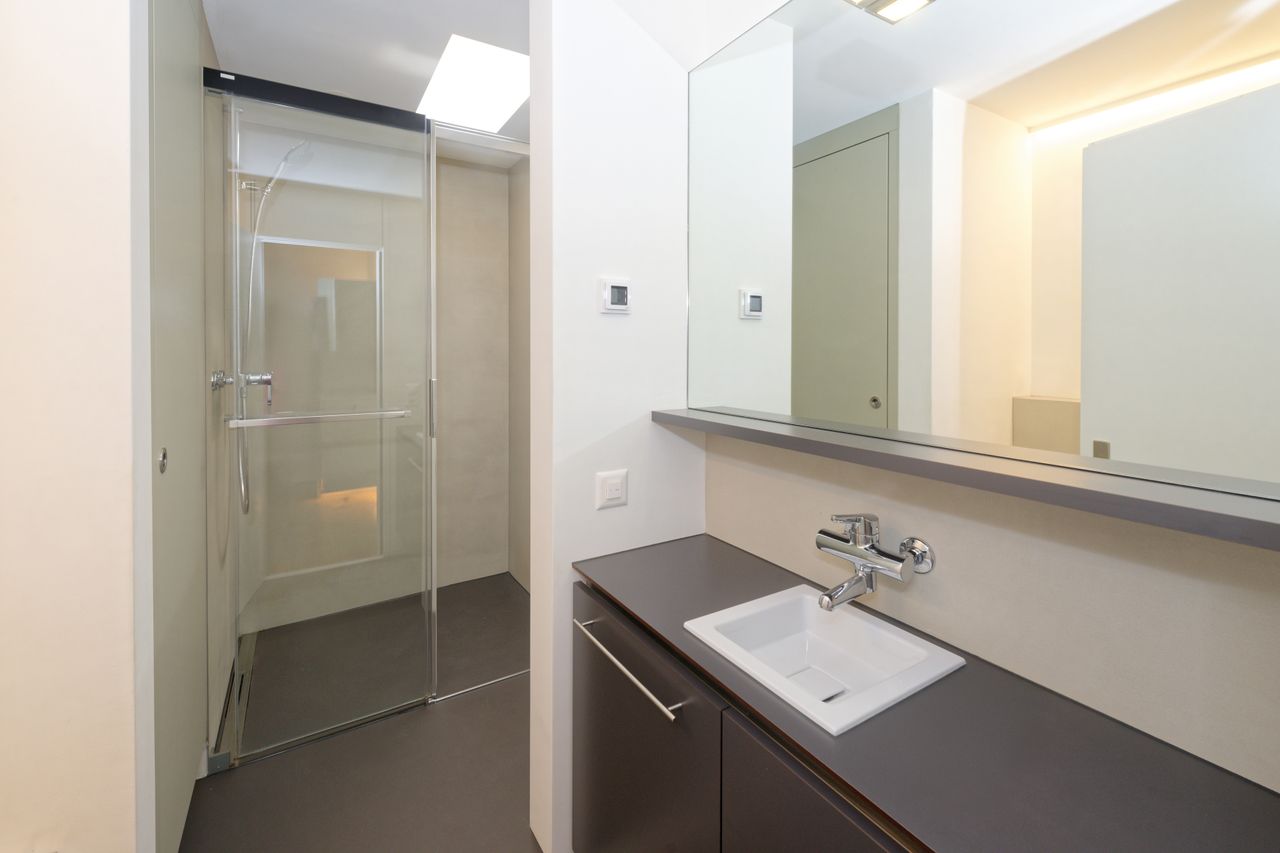 Bad mit WC und Dusche