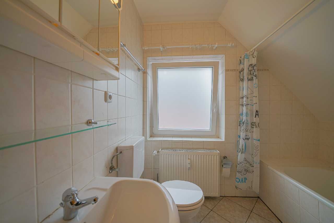 Ruhig gelegene 2-Zimmer-Wohnung mit Garten im 1. OG - Foto 1