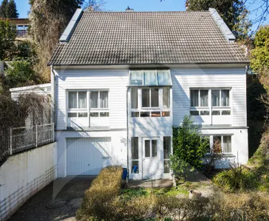 Individuelles Split-Level-Haus (7 Zimmer) in ruhiger Wohnlage in LA-Achdorf!